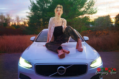 Sunset Howl <br />(35 Photos available)